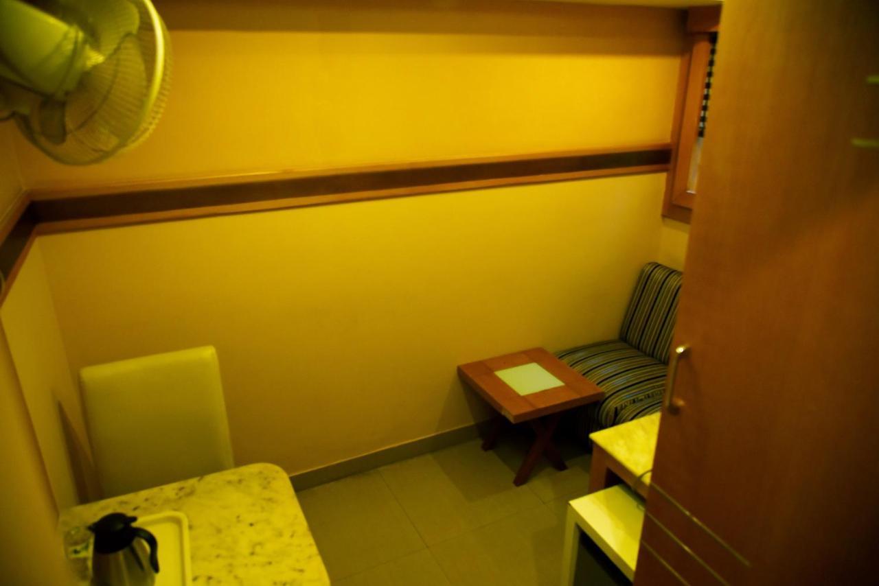 Grand Choice Hotell Bangalore Exteriör bild