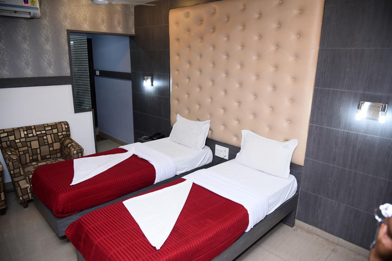 Grand Choice Hotell Bangalore Exteriör bild