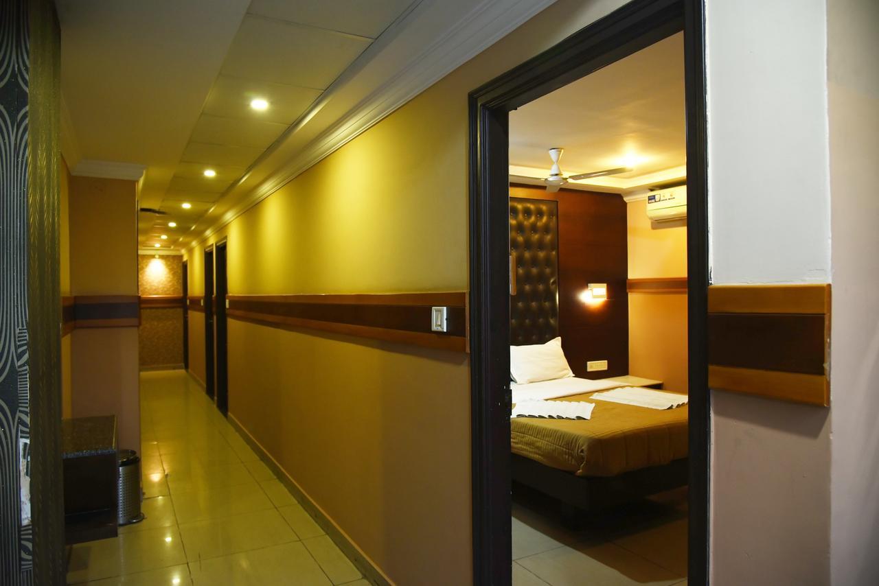 Grand Choice Hotell Bangalore Exteriör bild