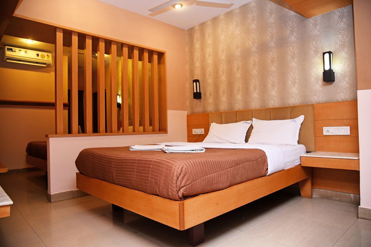 Grand Choice Hotell Bangalore Exteriör bild