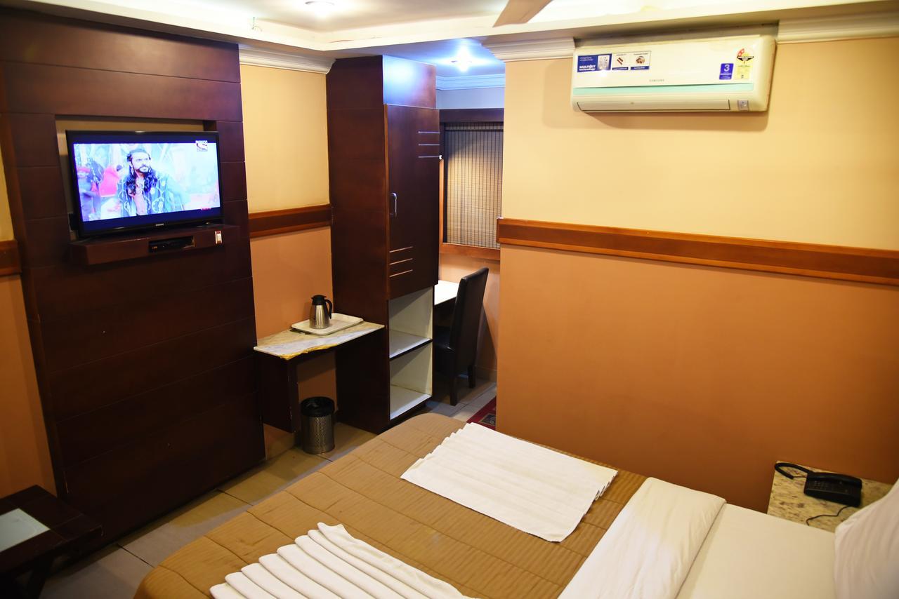 Grand Choice Hotell Bangalore Exteriör bild